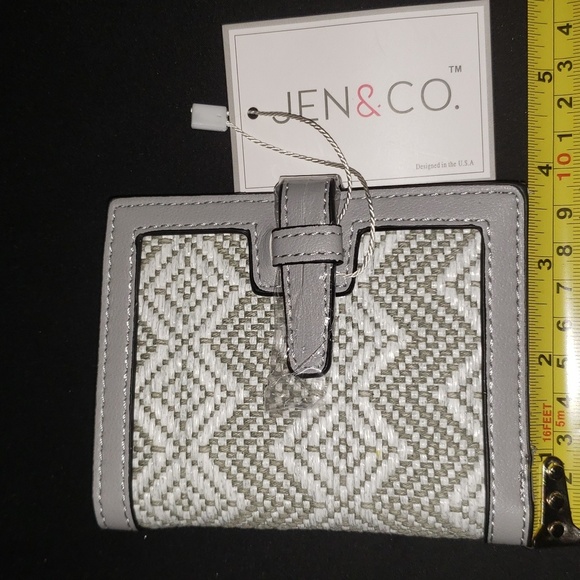 NWT- Jen & Co Folding Wallet. Grey & White Chevron. Model WL2066 - Picture 7 of 7